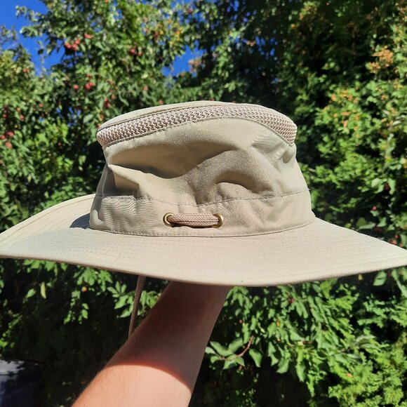 EUC Unisex Tilley Airflow Hat 7 1/4 Tan Khaki Chinstrap Mesh Great Quality! LTM6 - Picture 1 of 3